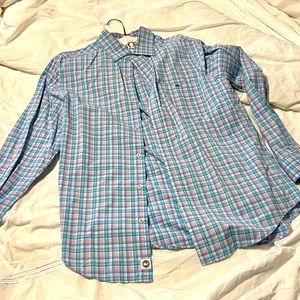 Vineyard vines medium